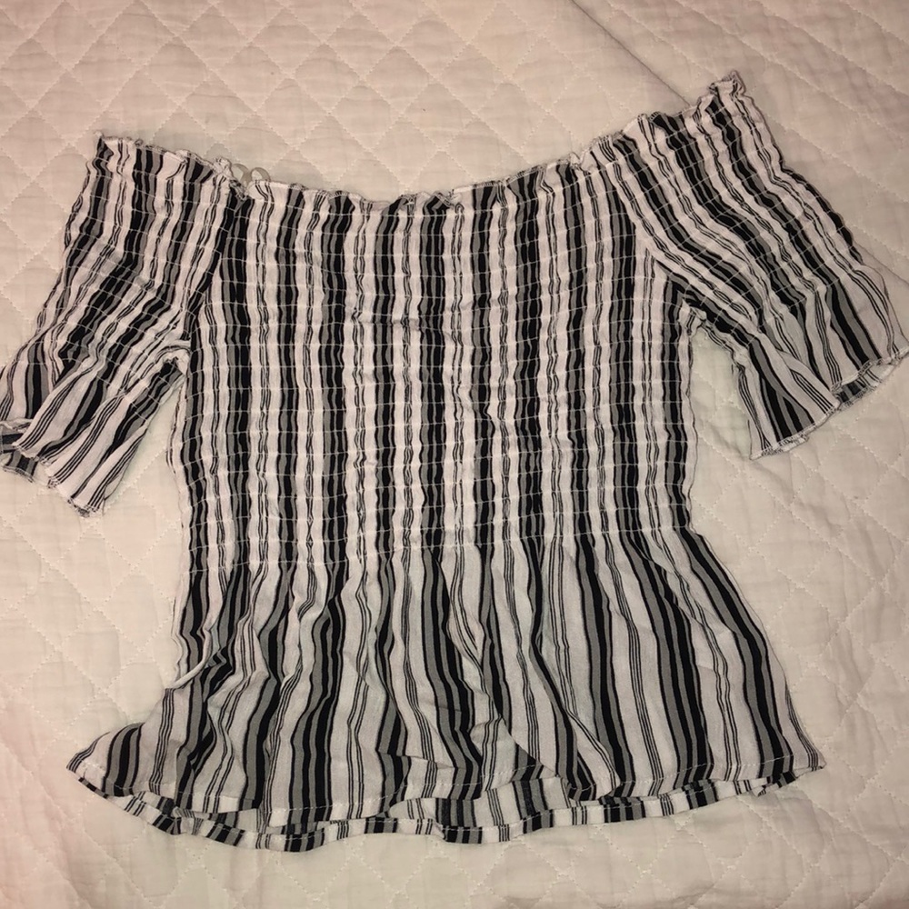pacsun ruffle bottom top